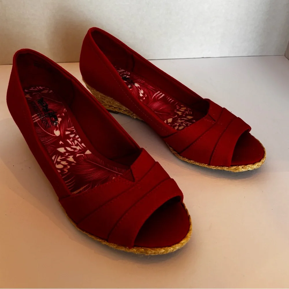 Coach and Four Red Peep Toe Wedge Espadrille Women's Size 7